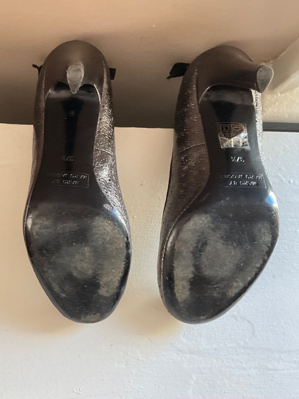 Marc Jacobs Silver Pumps sz 7.5 - Picture 4 of 7